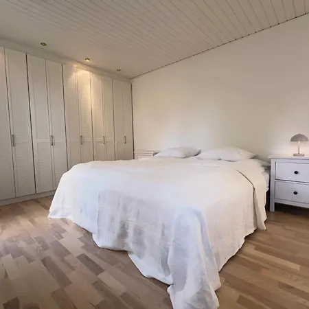 Rageleje - Cozy, Bright Summerhouse Near The And Beautiful Heatherhill Vejby