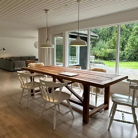 Rageleje - Cozy, Bright Summerhouse Near The And Beautiful Heatherhill Holiday home Vejby