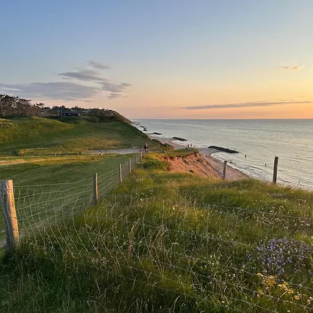 Rageleje - Cozy, Bright Summerhouse Near The And Beautiful Heatherhill Holiday home Vejby