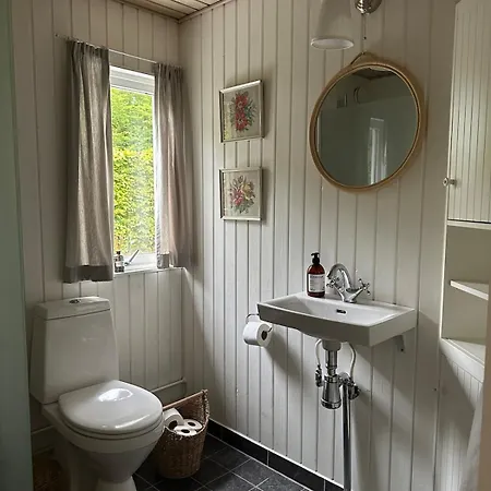 Rageleje - Cozy, Bright Summerhouse Near The And Beautiful Heatherhill Holiday home Vejby