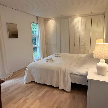 Сasa de vacaciones Rageleje - Cozy, Bright Summerhouse Near The And Beautiful Heatherhill Vejby